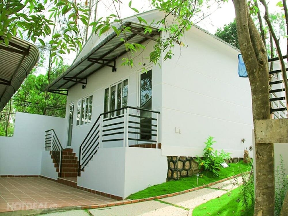 Habitación cuádruple familiar Estándar con balcón Ngoc Hanh Bungalow Phu Quoc