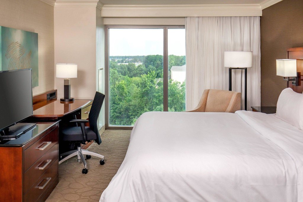 Двухместный номер Standard Delta Hotels by Marriott Chesapeake Norfolk