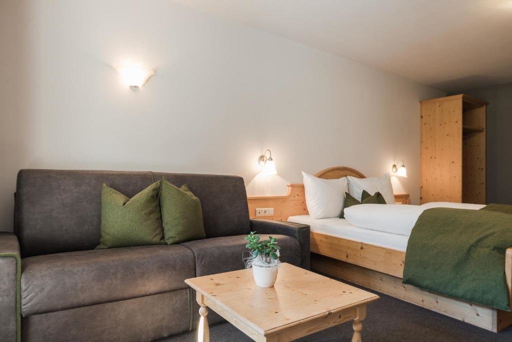 Standard Doppel Zimmer mit Gartenblick Hotel Kesslwirt