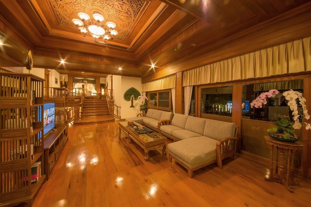 Cottage Luxury LPC Holiday Villa