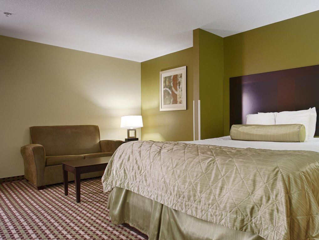 Двухместный люкс c 1 комнатой Best Western Plus Brunswick Inn & Suites