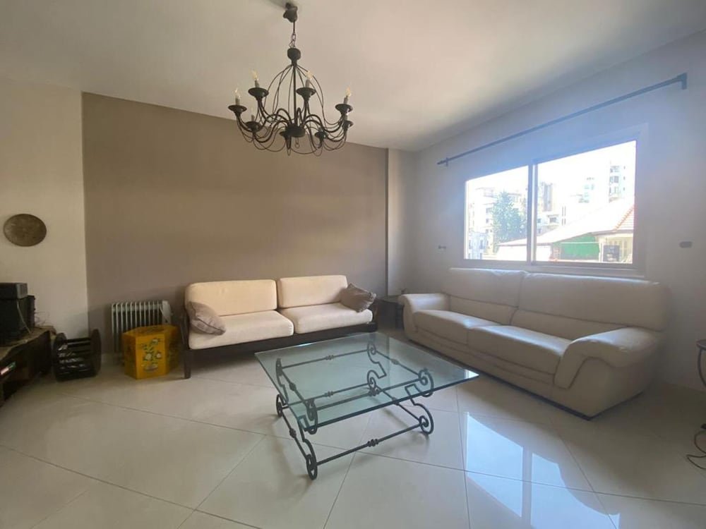Apartamento Stunning 2-bed Apartment in Achrafieh Beirut