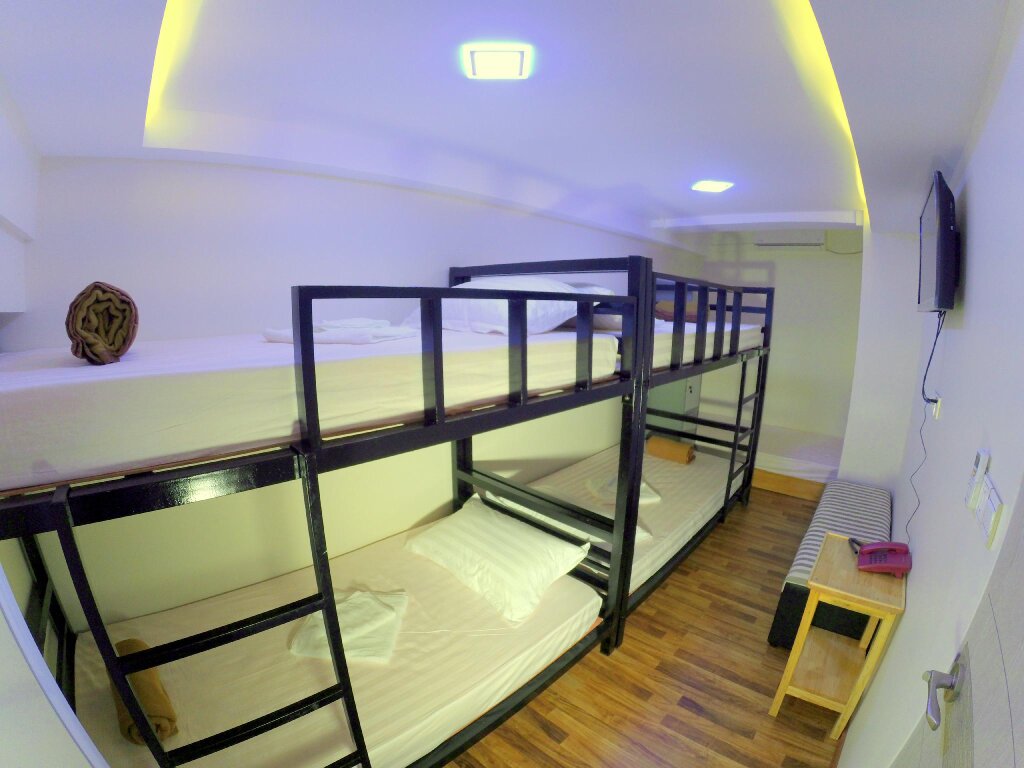 Кровать в общем номере November Hostel