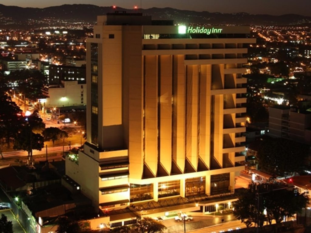 Quadruple Suite Holiday Inn Guatemala, an IHG Hotel