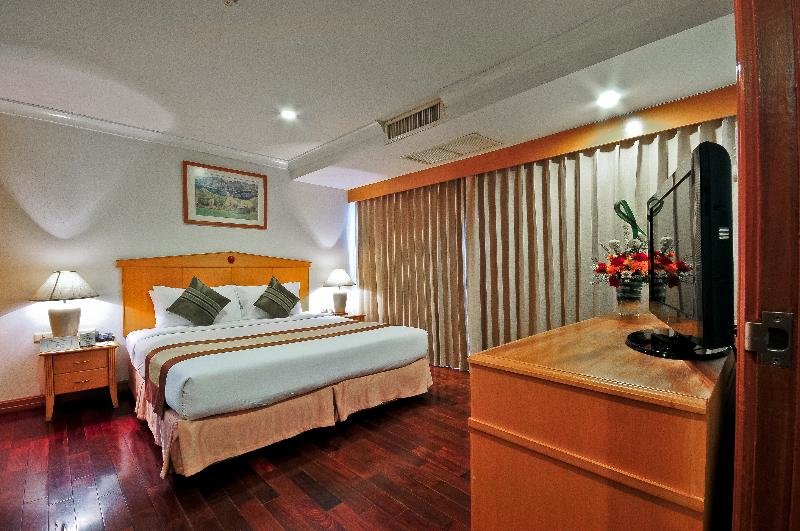 Standard room Admiral Suites Bangkok