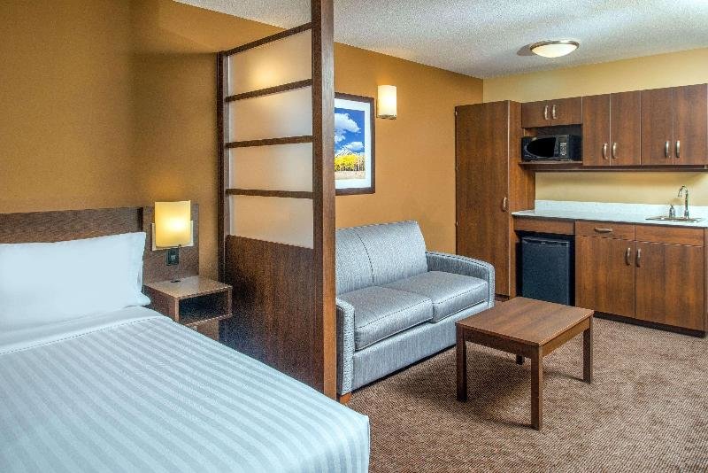 Habitación Estándar Microtel Inn & Suites by Wyndham Red Deer