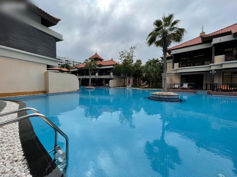 Апартаменты Sea View Super Luxurious Resort at Palm