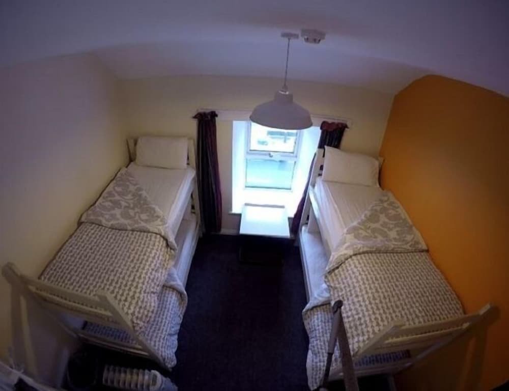 Cama en dormitorio compartido Lahinch -Beach -Surf- Hostel