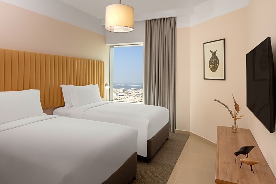 Четырёхместный люкс с 2 комнатами с видом на море Staybridge Suites Dubai Financial Centre, an IHG Hotel
