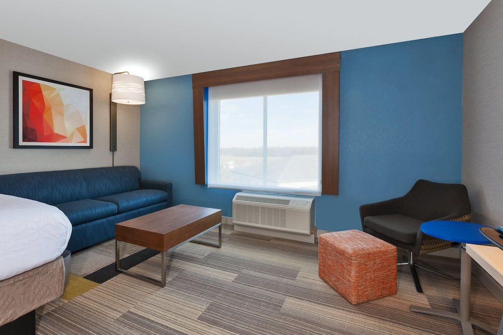 Suite Holiday Inn Express & Suites Wooster, an IHG Hotel