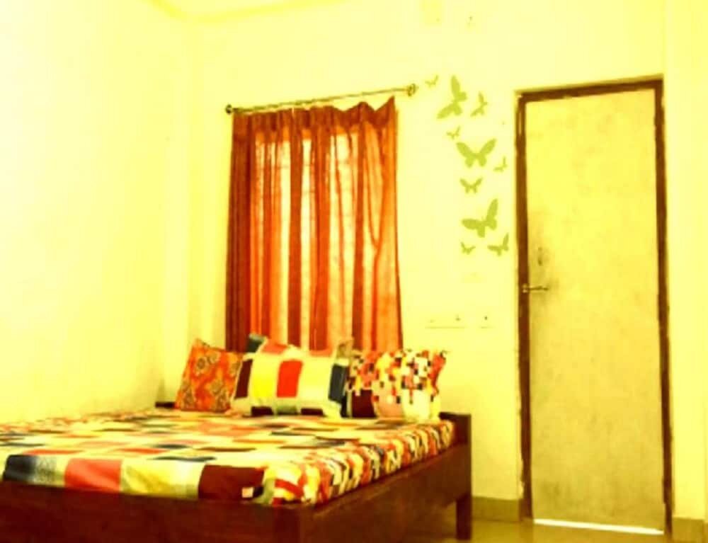 Habitación doble Estándar con balcón Goroomgo Sandhya Guest House Digha
