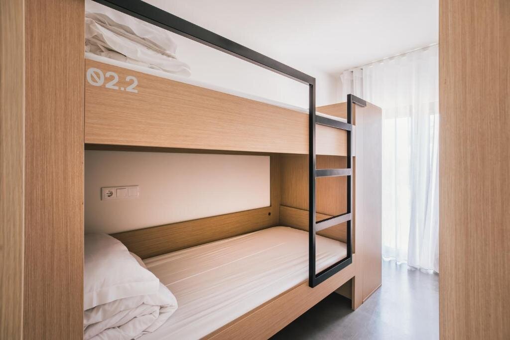 Кровать в общем номере MUTE Hostel Porto Covo