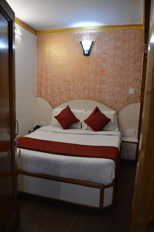 Двухместный номер Superior с балконом и с видом на горы Hotel Sidharath