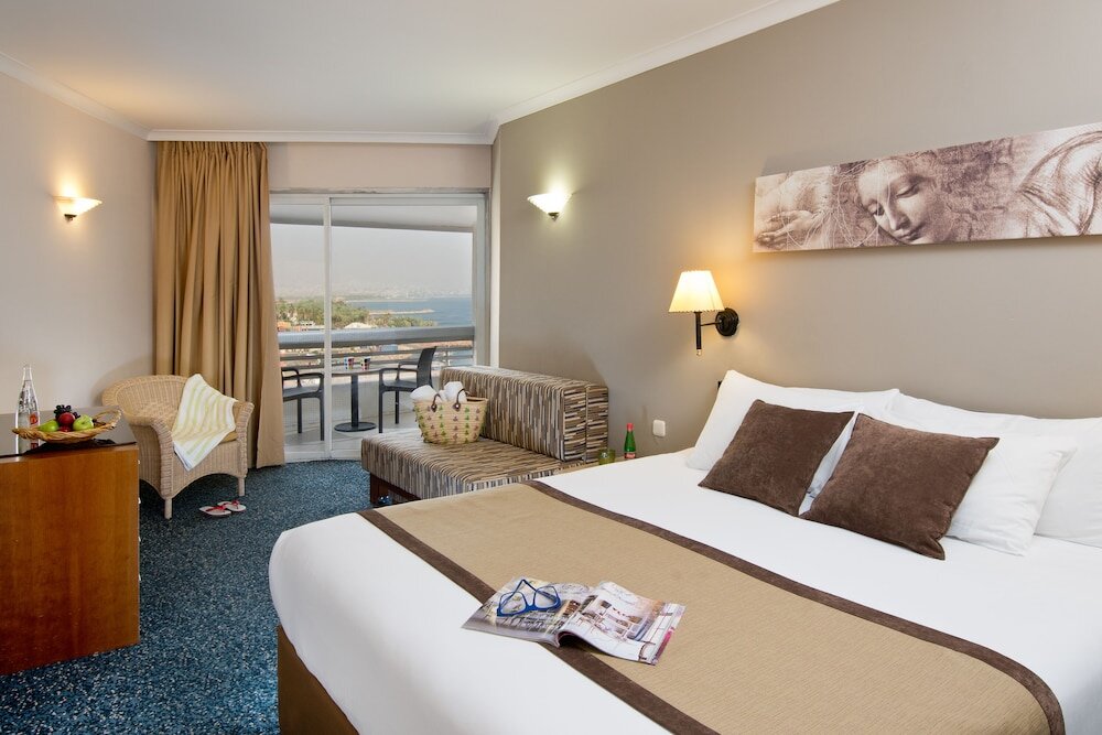 Номер Superior с балконом и с видом на море Leonardo Plaza Hotel Eilat