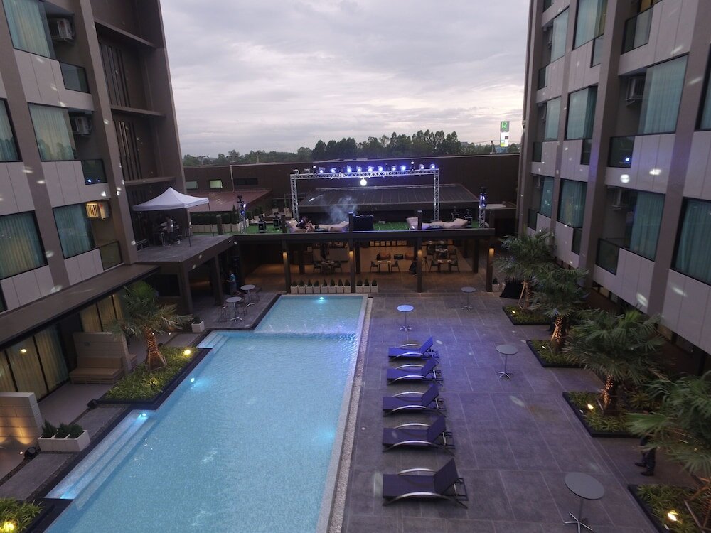 Deluxe room with balcony The Crystal Hotel Buriram