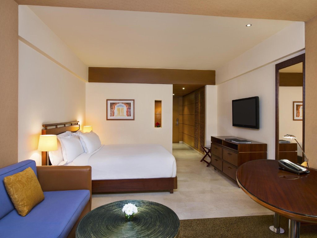 Business Double room with garden view Hilton Kuwait Resort