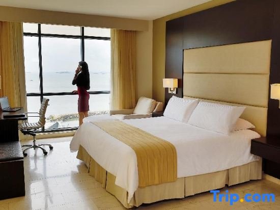 Двухместный номер Premium с видом на океан Intercontinental Miramar Panama, an IHG Hotel