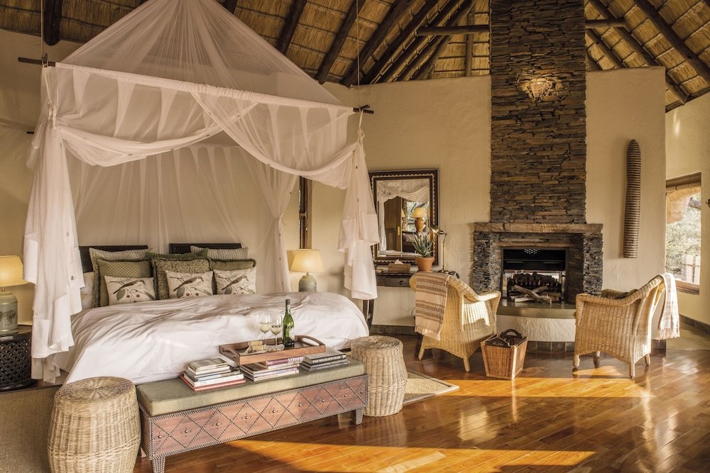Luxury room Tuningi Safari Lodge