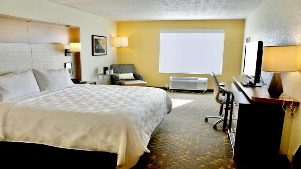Другое Holiday Inn Hotel & Suites Overland Park-Convention Center, an IHG Hotel