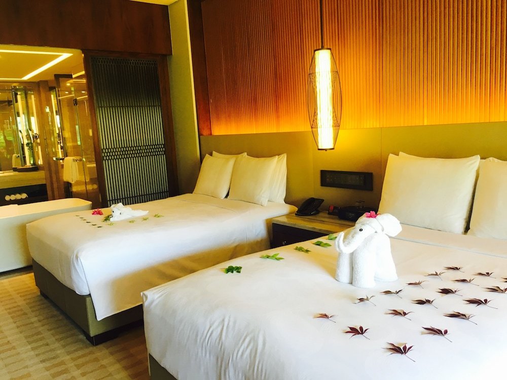 Standard Quadruple room with balcony and with view JW Marriott Hotel Zhejiang Anji