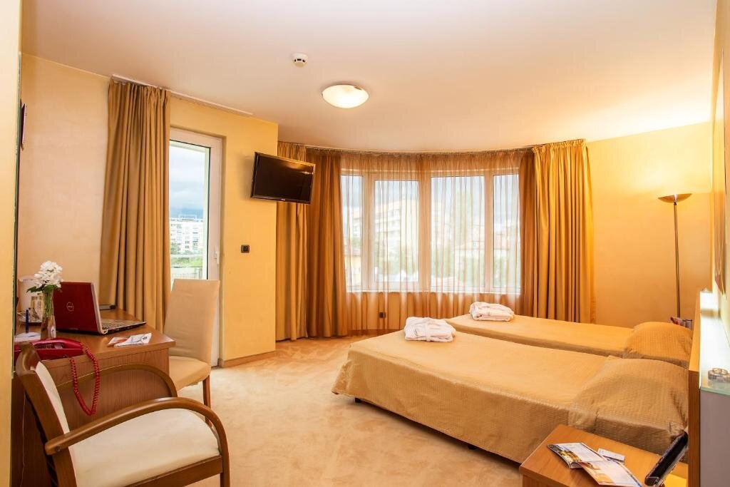 Standard Einzel Zimmer mit Balkon Europe Hotel