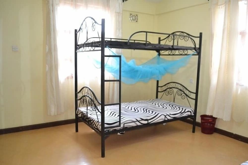 Bett im Wohnheim Karibu Tanzania Hostel