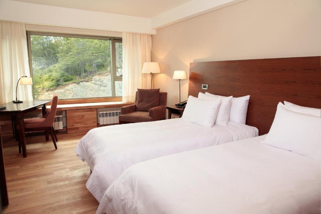 Трёхместный номер Standard с видом на горы Arakur Ushuaia Resort & Spa