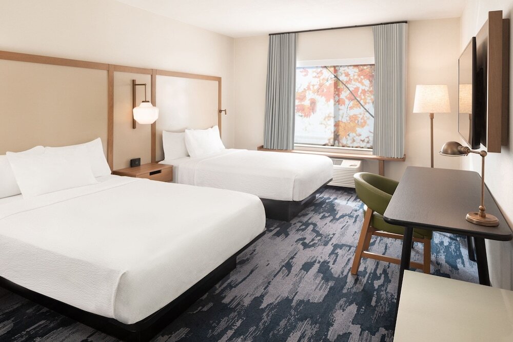 Четырёхместный номер Standard Fairfield Inn & Suites by Marriott Fresno North/Shaw Avenue