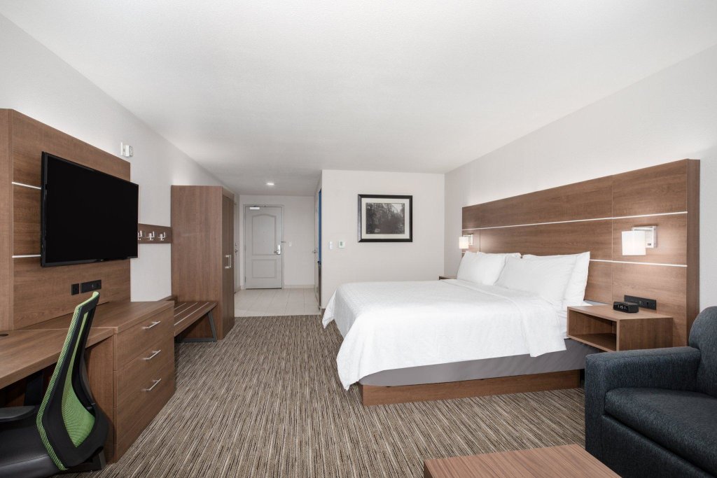 Люкс Holiday Inn Express & Suites Yosemite Park Area, an IHG Hotel