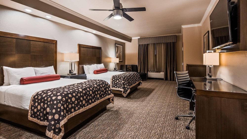 Deluxe quadruple chambre Best Western Premier Crown Chase Inn & Suites