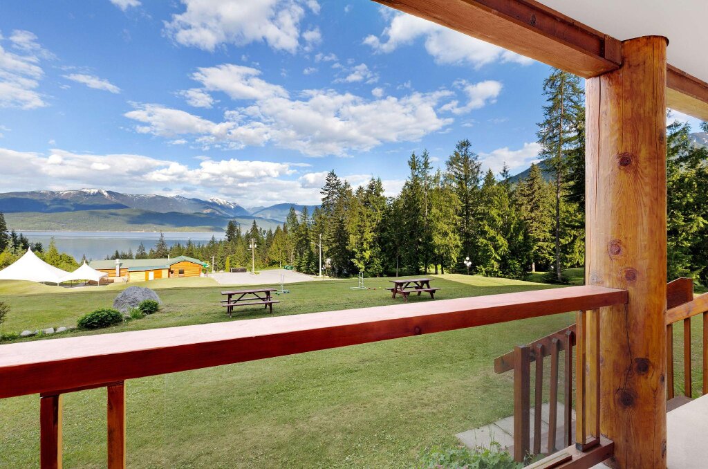 Standard Vierer Zimmer mit Seeblick Kootenay Lakeview Resort, BW Signature Collection