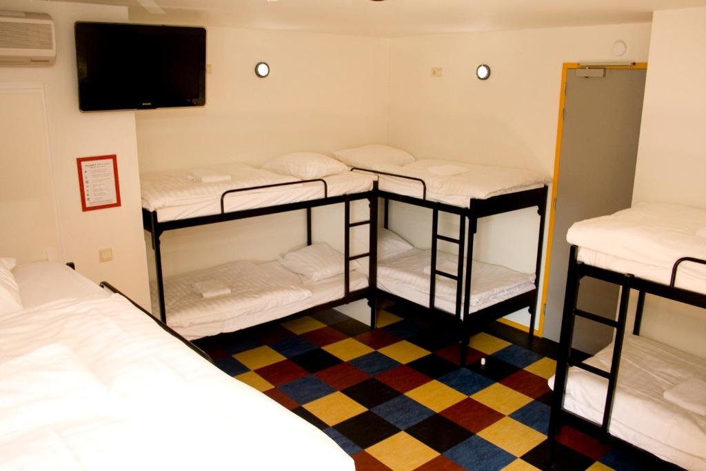 Bed in Dorm Bud Gett Hostels