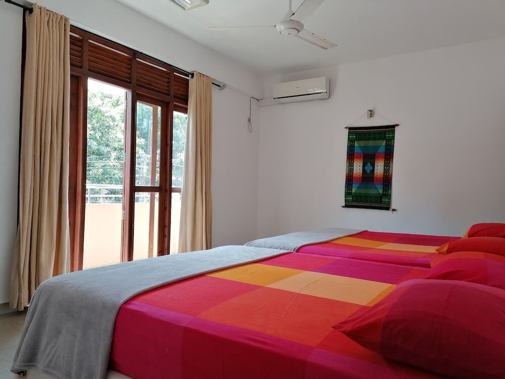 4 Bedrooms Family Apartment beachfront Ocean Breeze Apartment Colombo