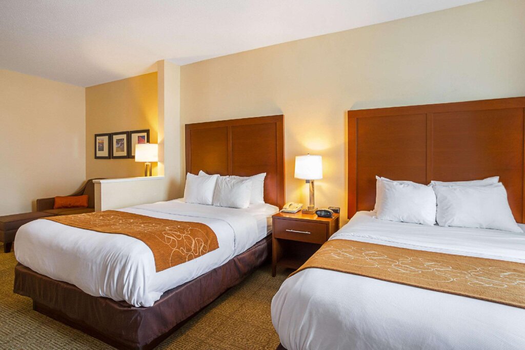 Quadruple suite Comfort Suites Twinsburg