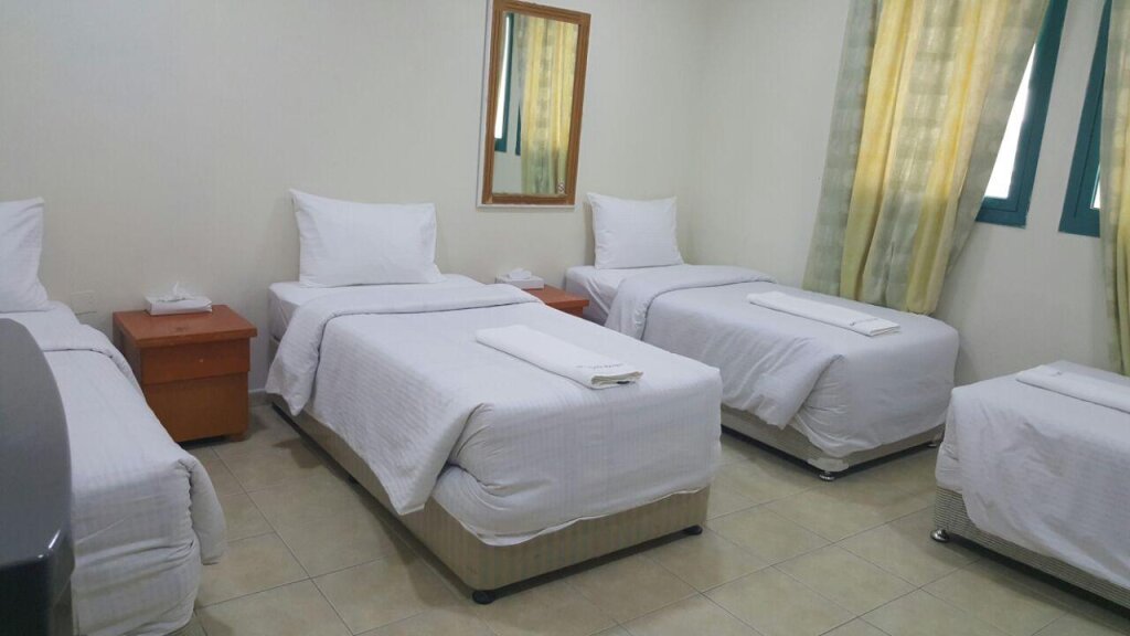 Кровать в общем номере (женский номер) U.A.E Youth Hostel Association