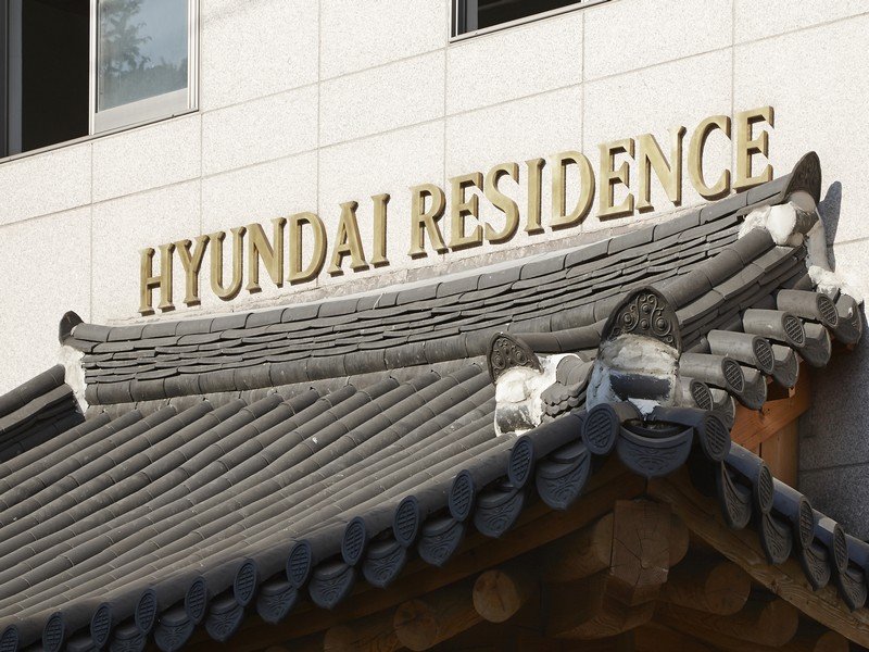 Кровать в общем номере Hyundai Residence