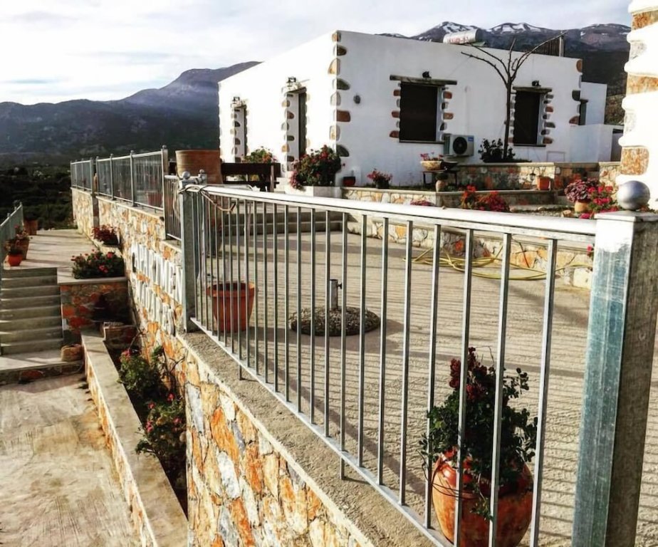 Appartamento con vista sulle montagne Traditional Apartments Madares