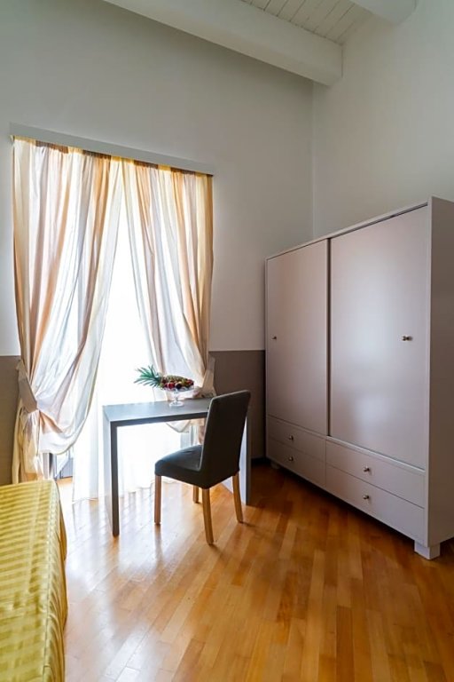 Standard room with city view Palazzo Indelli