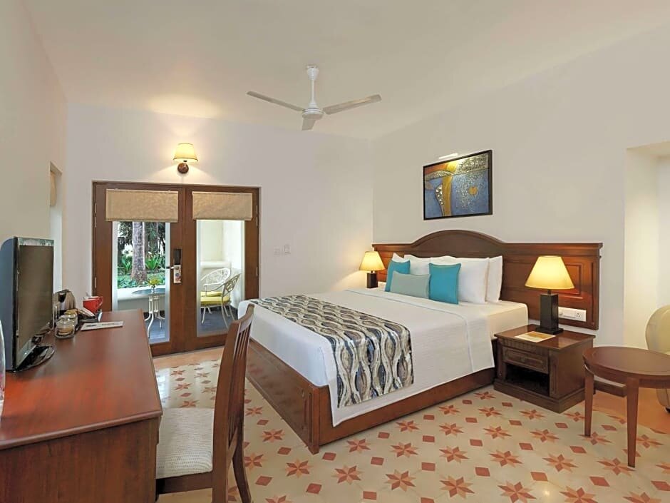 Executive Double room with pool view Novotel Goa Dona Sylvia Resort
