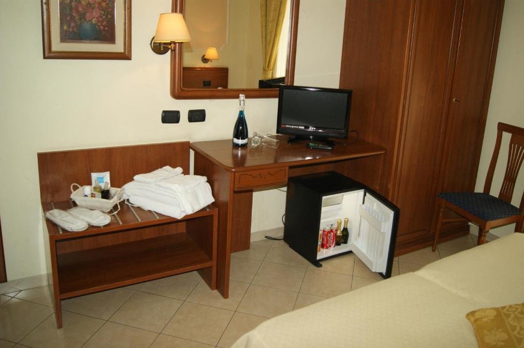 Standard Quadruple room Hotel Elio