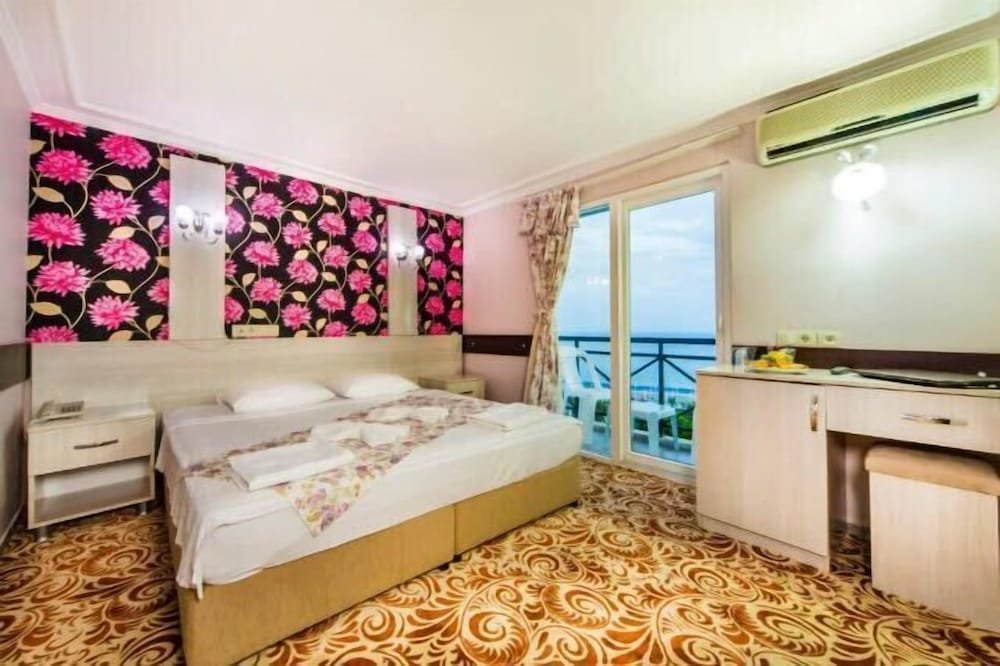 Standard Familie Zimmer mit Balkon Avalon Beach Hotel