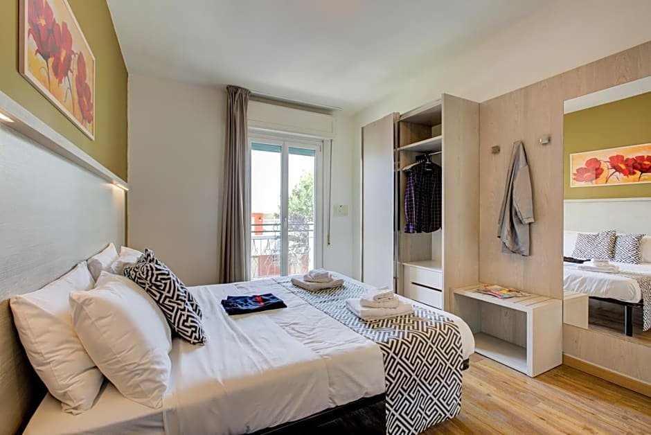 Standard Doppel Zimmer mit Balkon und mit eingeschränktem Meerblick Hotel Christian Ideale Per Famiglie