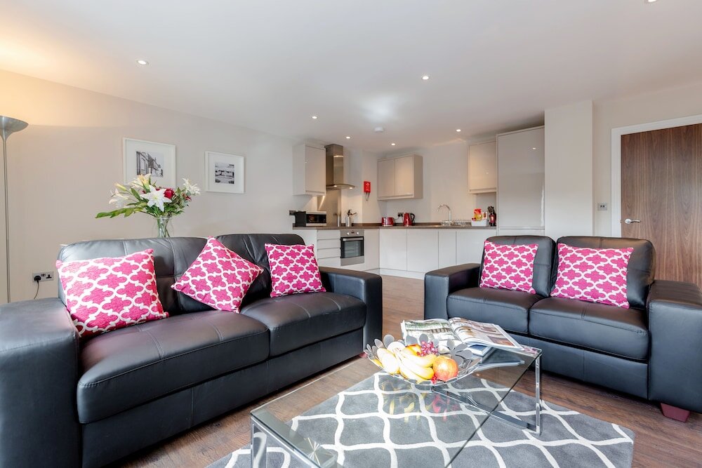 2 Bedrooms Apartment Roomspace Apartments -Trinity House