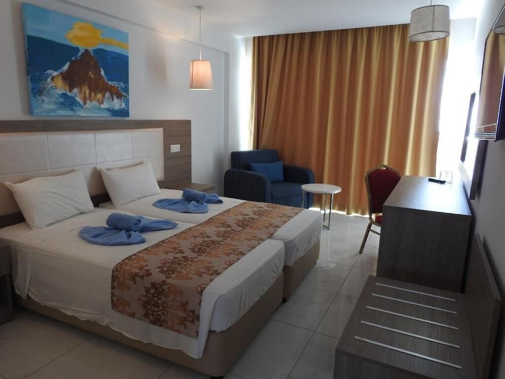 Двухместный номер Standard с частичным видом на море Corfu Hotel