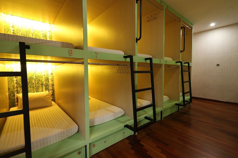 Кровать в общем номере (женский номер) MM Capsule Hostel