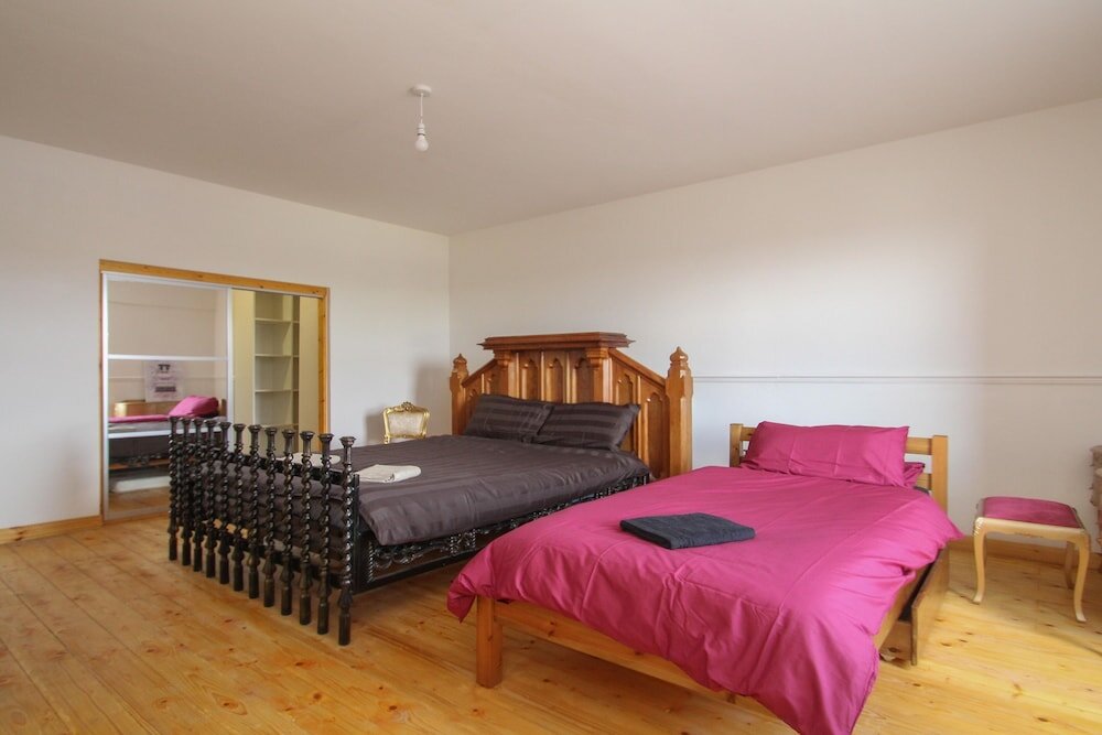 Апартаменты Luxury Lavish Apartment sleeps 5 Lanark