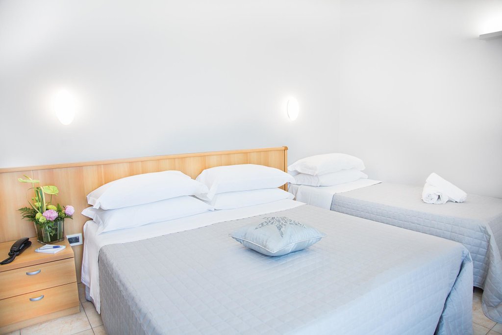 Comfort Triple room Hotel Adria