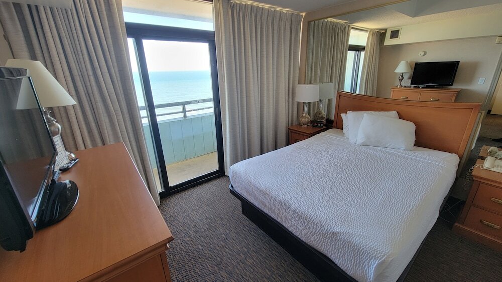 Номер Standard Пентхаус с 2 комнатами с балконом и с видом на океан Four Sails Resort