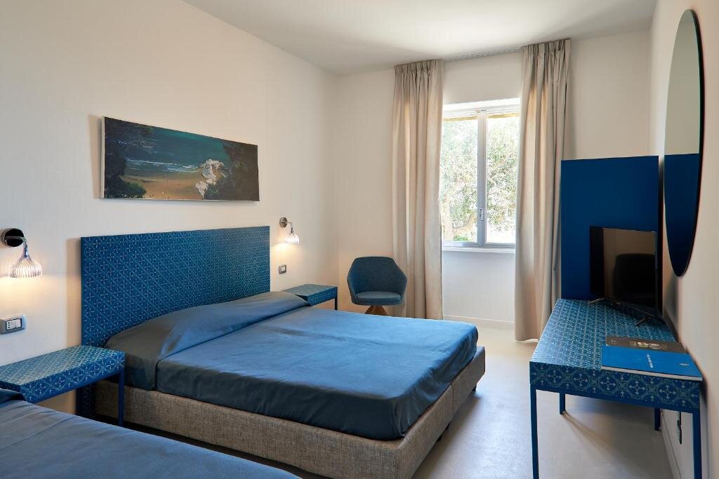 Standard Triple room with sea view Orsa Maggiore