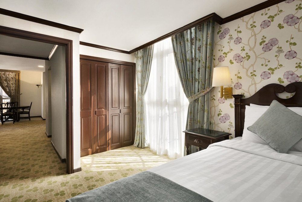 Люкс с 3 комнатами Hawthorn Suites by Wyndham Al Khobar